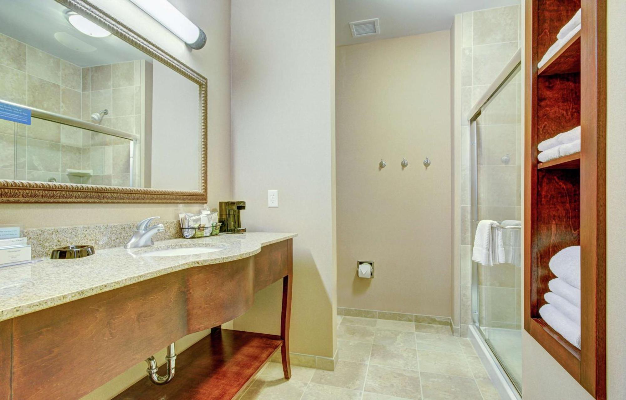 Hampton And Hotel 3*